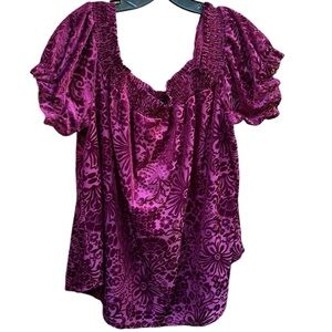 -Beautiful deep burgundy floral top size 1x